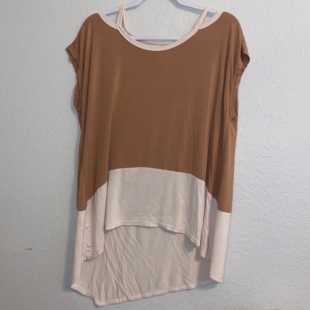 L Love Orange and Cream T-Shirt. Size Medium.